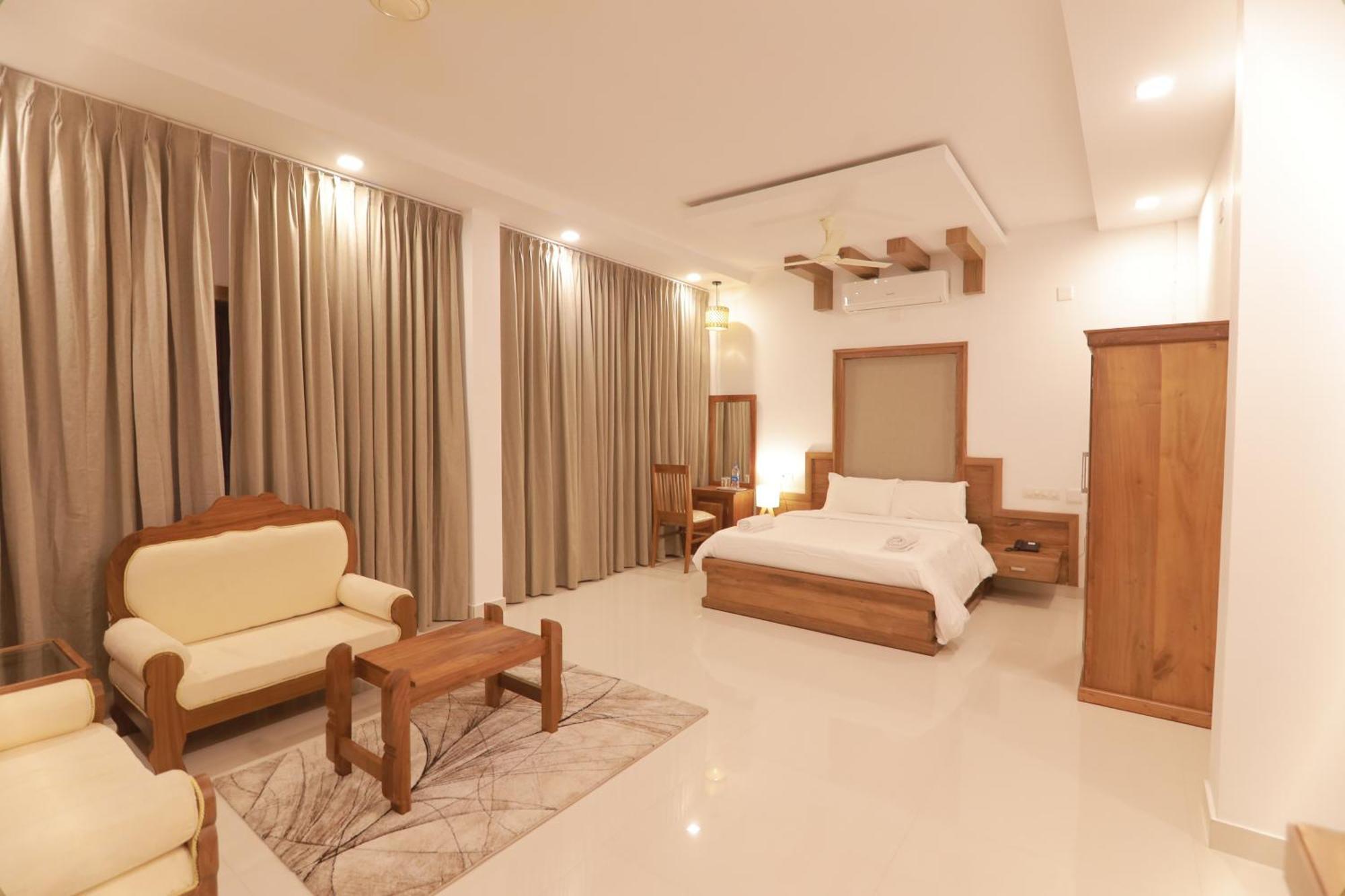 Opm Inn Payyannur Luaran gambar