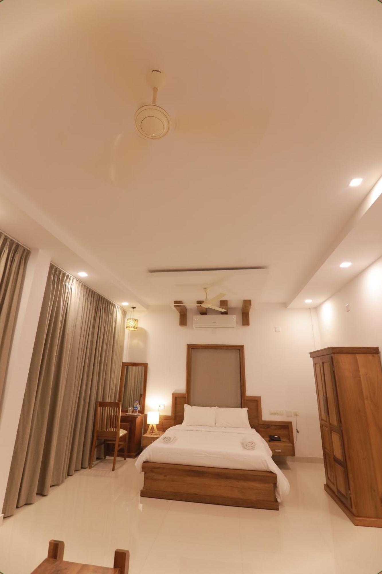 Opm Inn Payyannur Luaran gambar